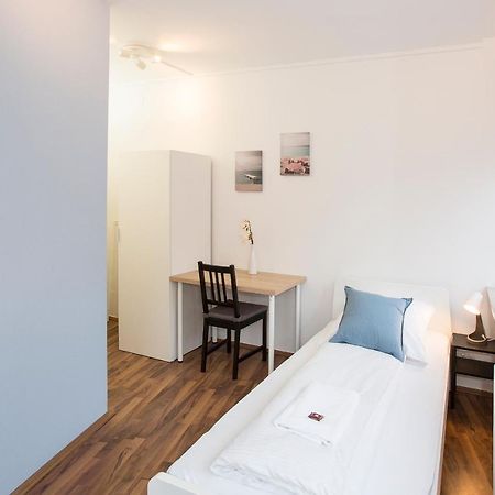 Zentral Gelegene Zimmer Mit Gemeinschaftsbad Und Kueche Nuremberg Exterior photo