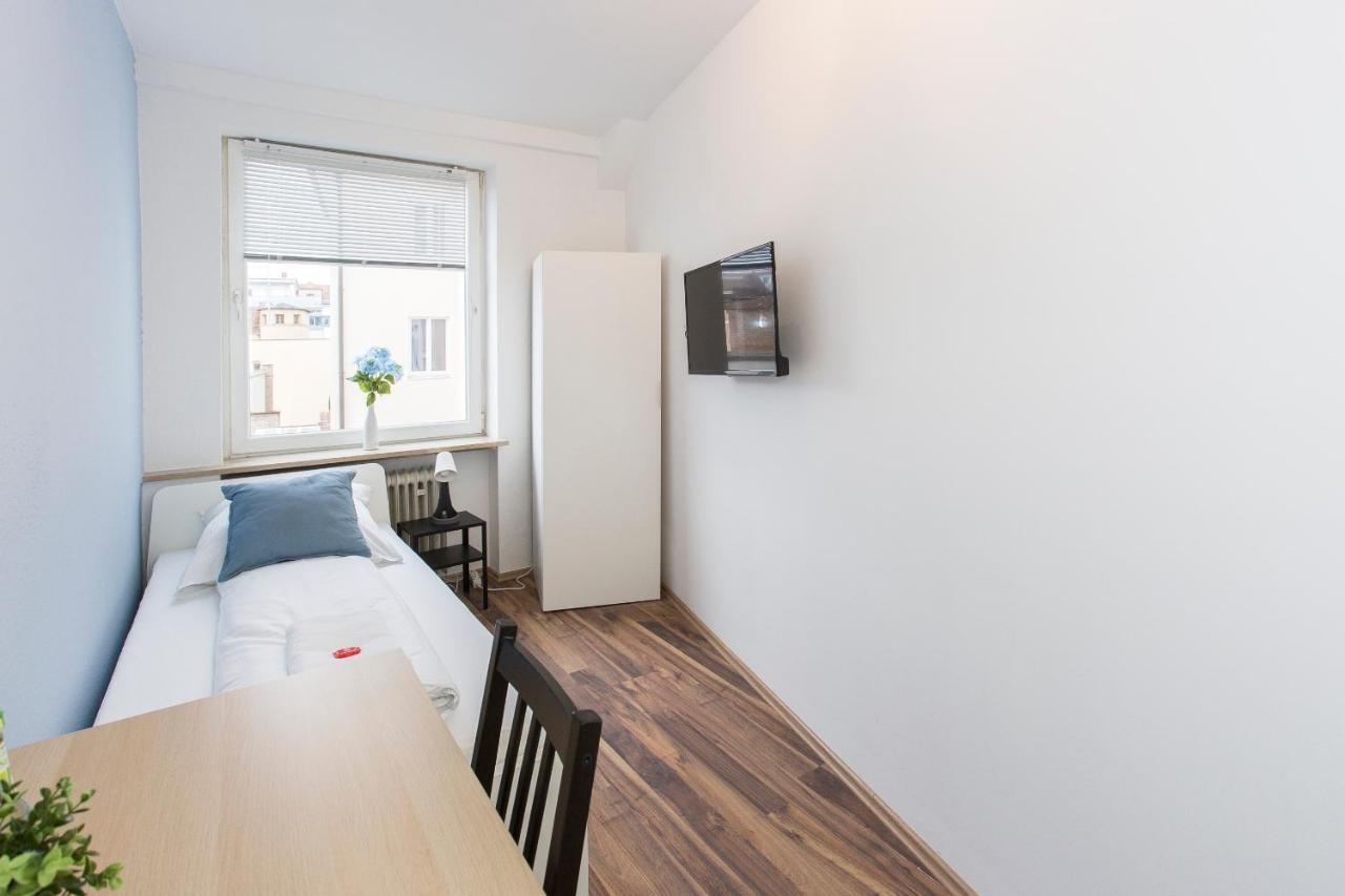 Zentral Gelegene Zimmer Mit Gemeinschaftsbad Und Kueche Nuremberg Exterior photo