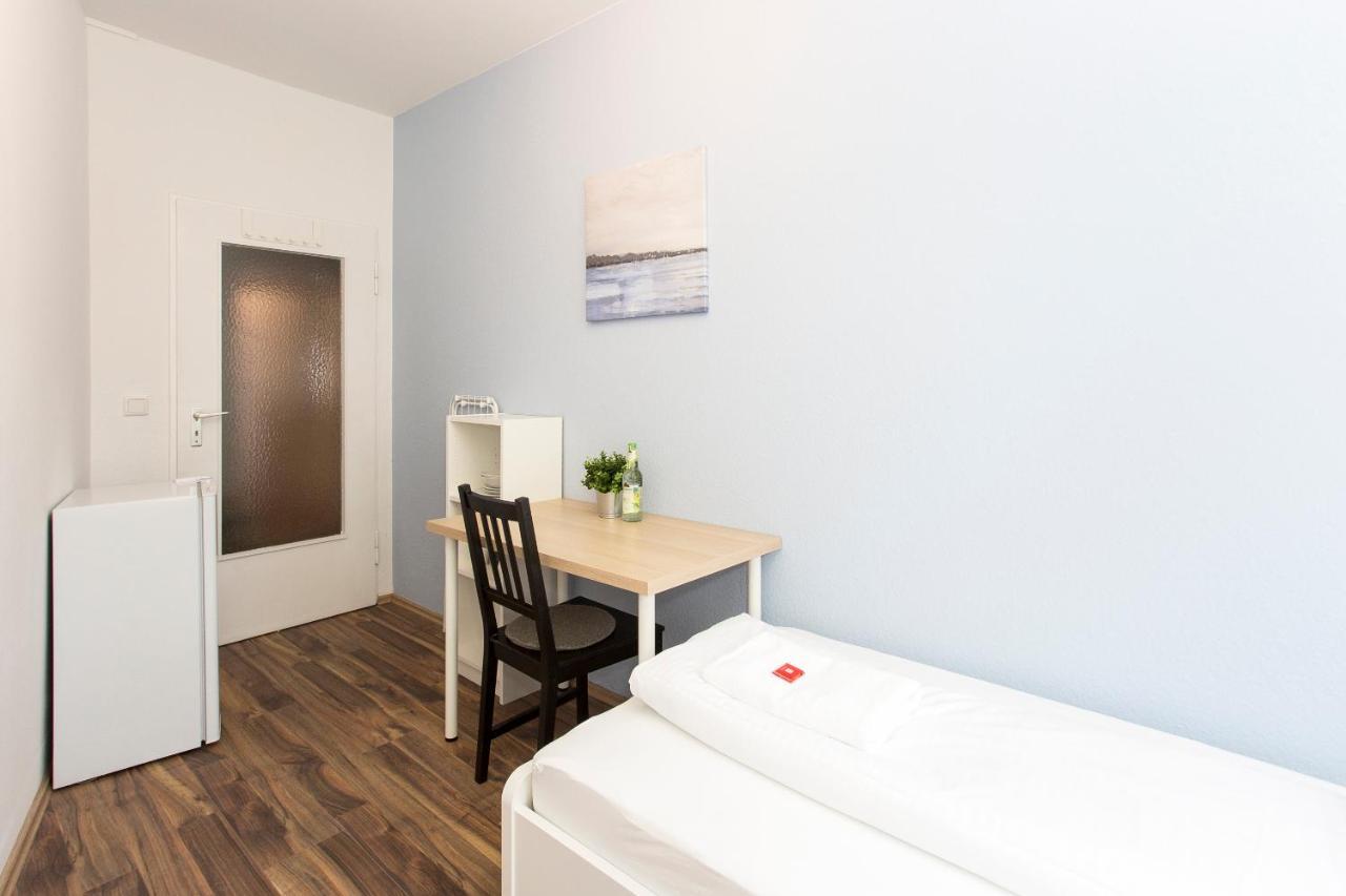 Zentral Gelegene Zimmer Mit Gemeinschaftsbad Und Kueche Nuremberg Exterior photo